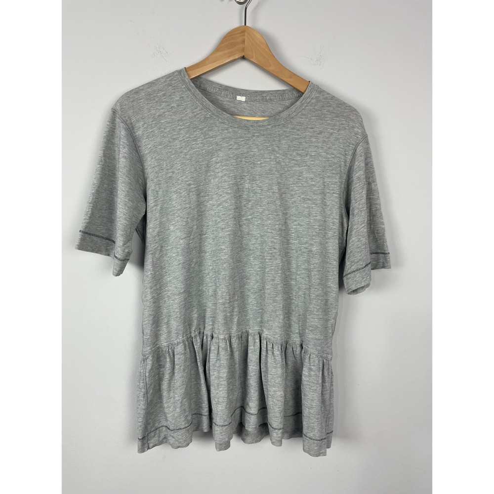 Lululemon Flouncey Tee Mini Stripe Heathered Medium Grey Angel Wing Women's 8
